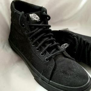 VANS Black Canvas Hightop.